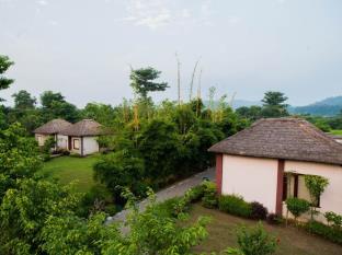 Corbett Machaan Resort